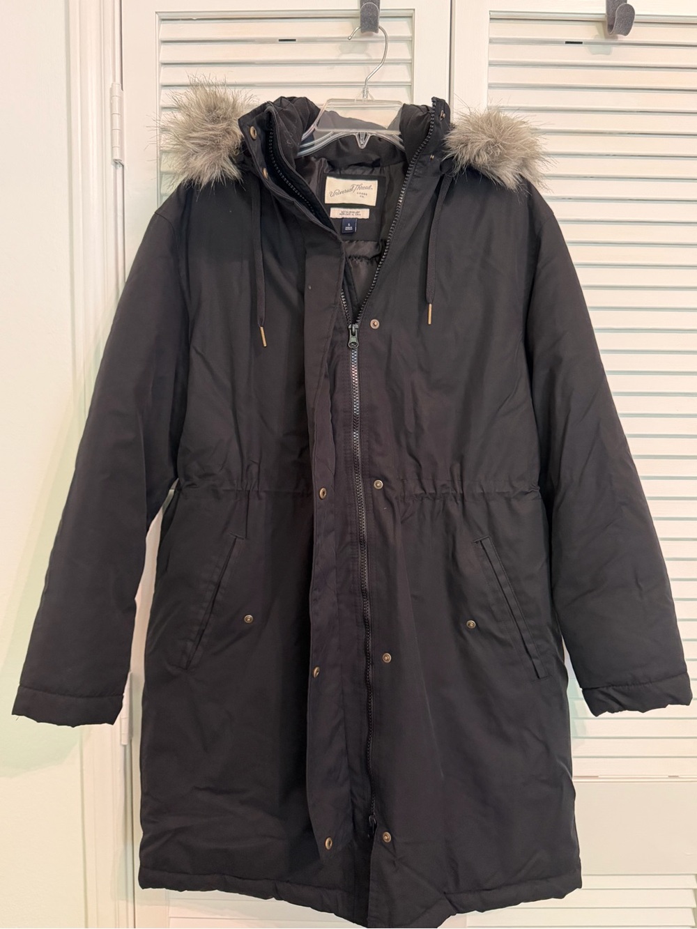 Universal Thread Black Women’s Faux-Fur Hooded Puffer Coat